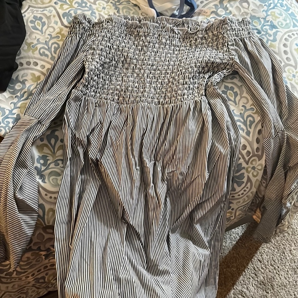 Obsessed with this summer off shoulder dress. Only ever worn one time!